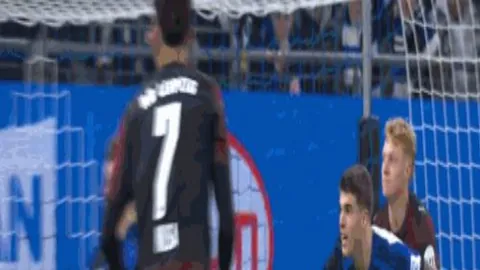 纽卡斯尔联对埃弗顿：特里皮尔、托纳利先发，皮克福德、盖伊参战